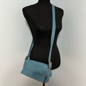 Vintage COACH ‘05 Hampton Demi Flap Convertible Strap Crossbody/Shoulder Bag.